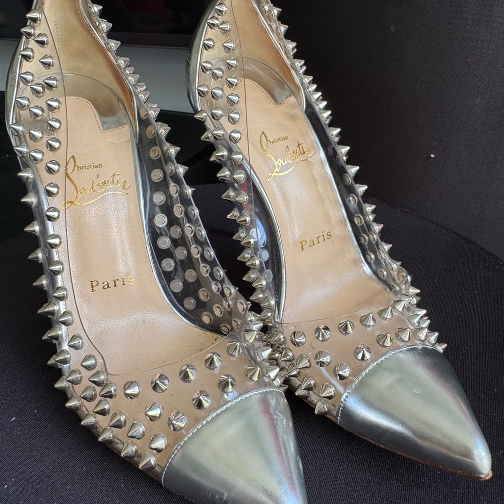 🔥 CHRISTIAN LOUBOUTIN Silver PVC Spike Pumps 🔥 size 39